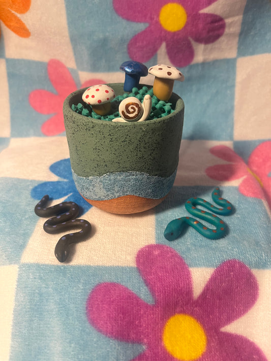 houseplant friends - shroomie