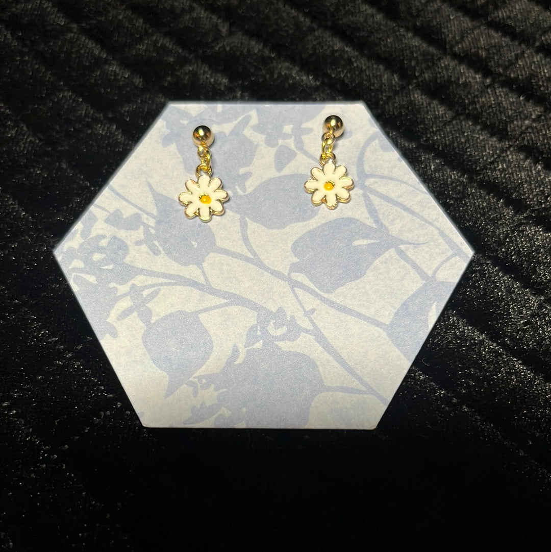 baby daisy charmed studs