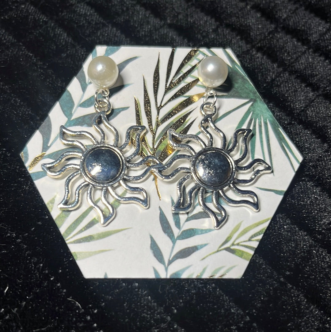 i’ve got sunshine charmed studs