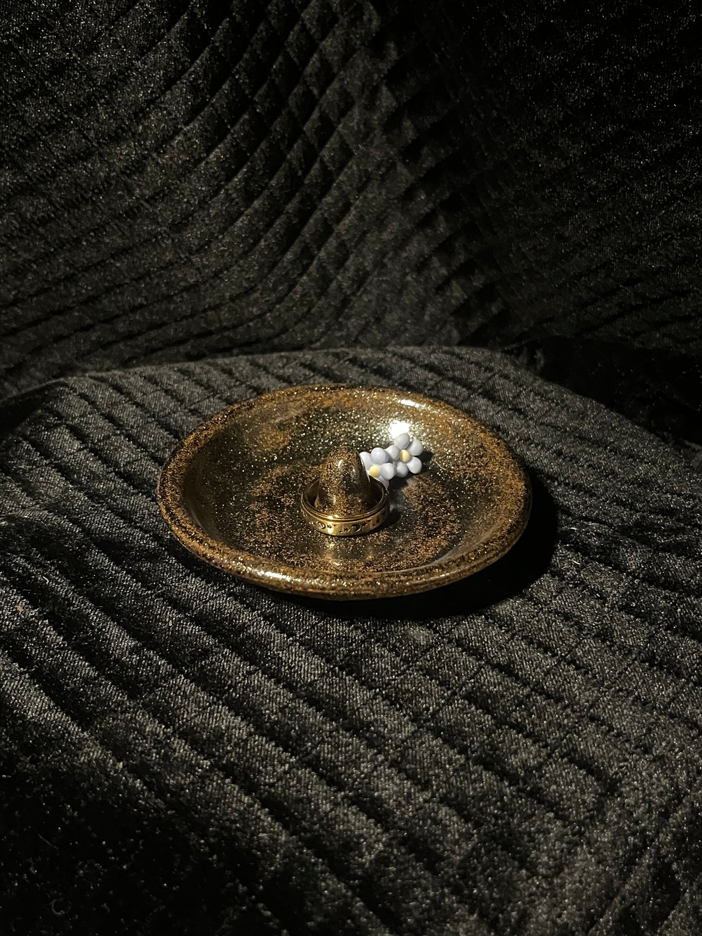 ceramic ring holder